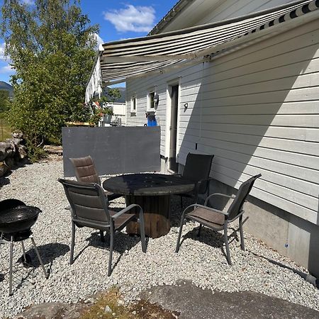 Puntsnes Apartmen Hjelmeland エクステリア 写真